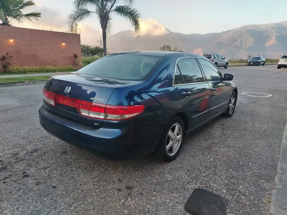 Vista 4 del vehículo: Honda Accord