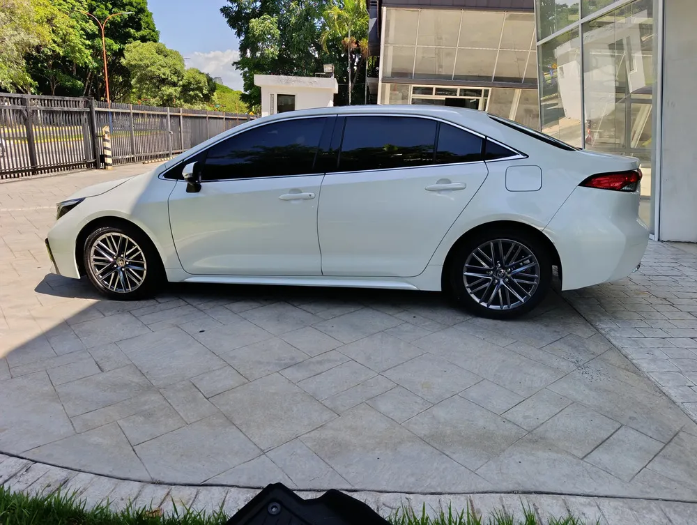 Vista 4 del vehículo: Toyota Corolla