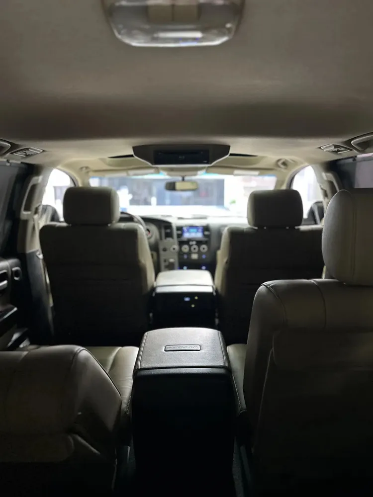 Vista 13 del vehículo: Toyota Sequoia