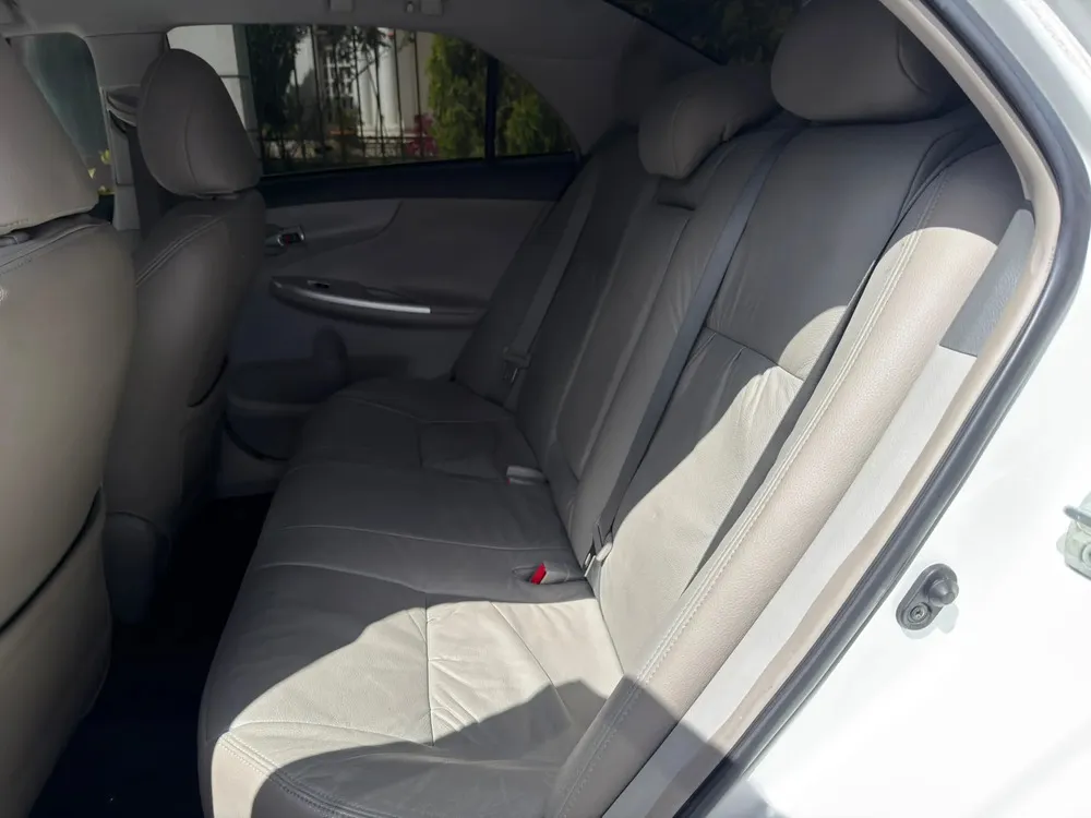 Vista 8 del vehículo: Toyota Corolla