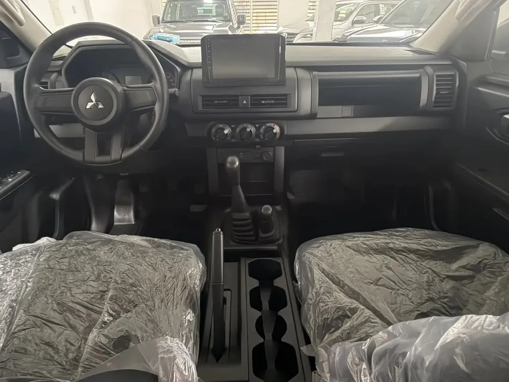 Vista 4 del vehículo: Mitsubishi L200
