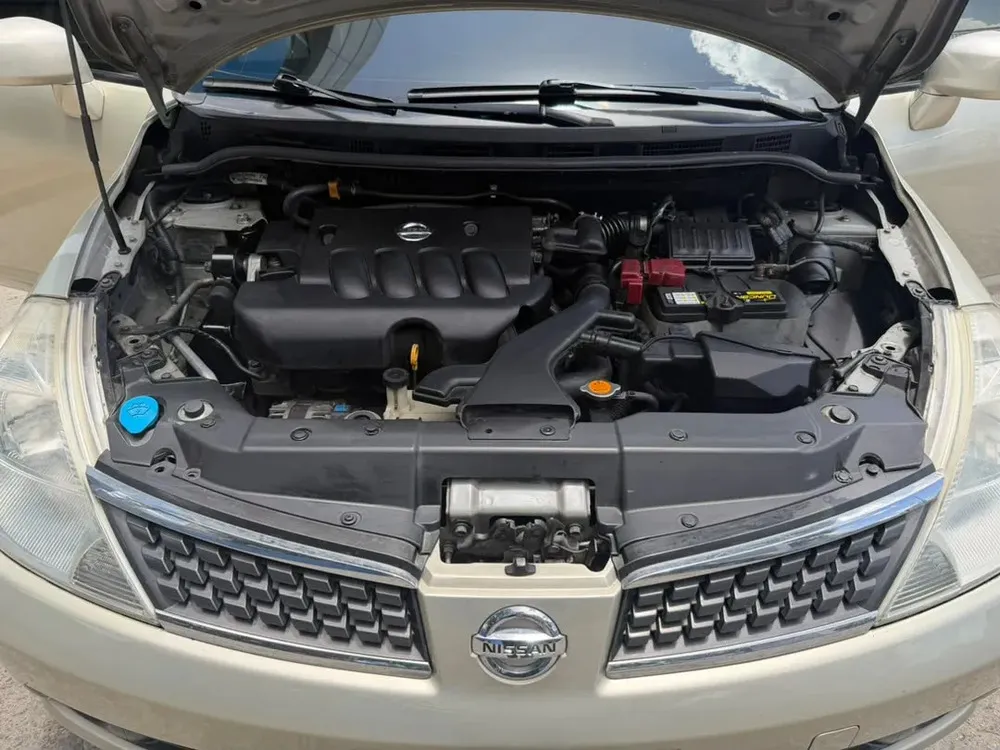 Vista 10 del vehículo: Nissan Tiida