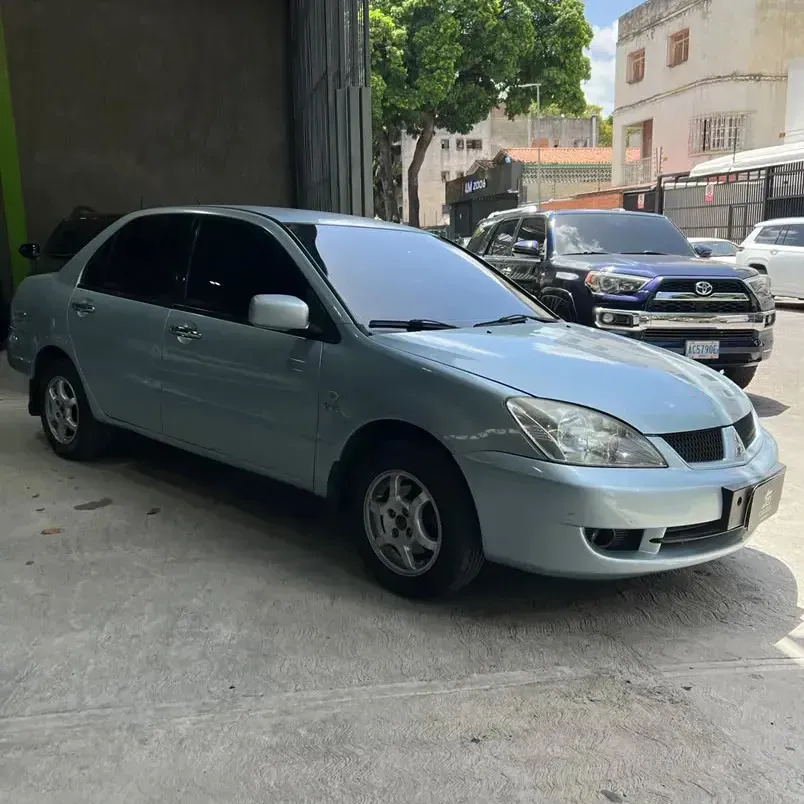 Vista 2 del vehículo: Mitsubishi Lancer