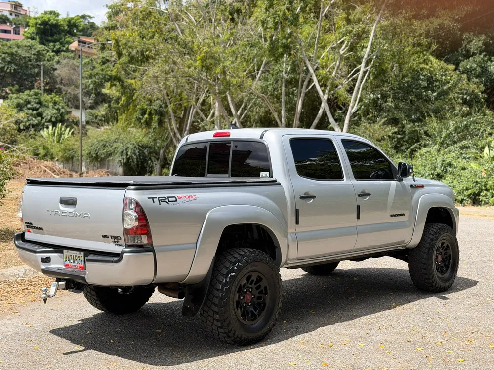 Vista 4 del vehículo: Toyota Tacoma