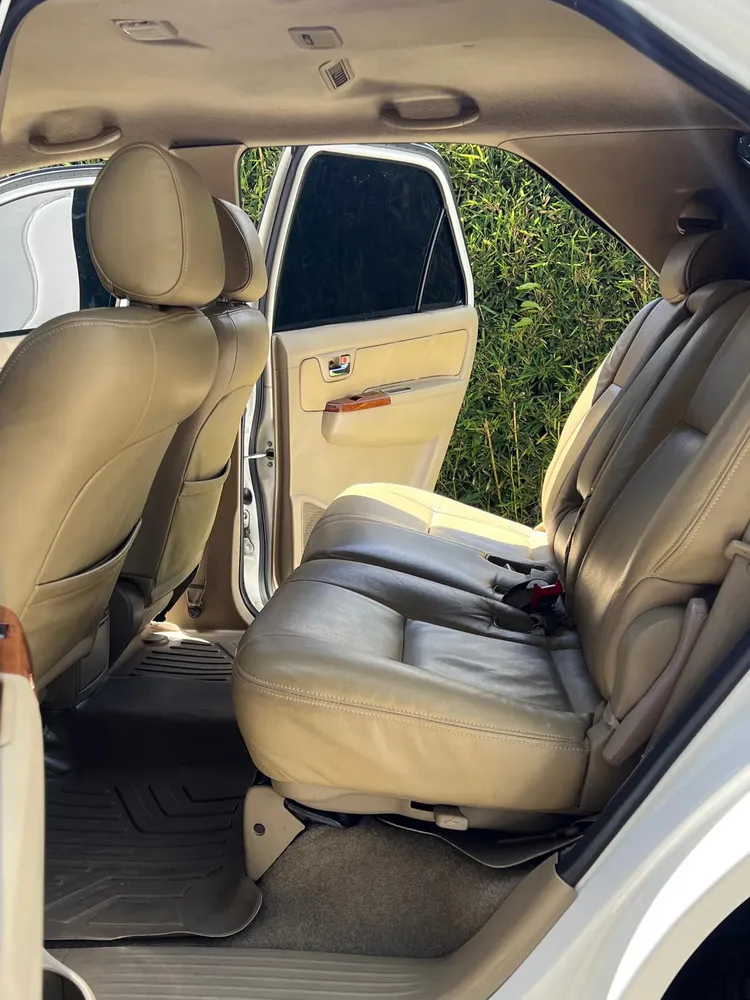 Vista 11 del vehículo: Toyota Fortuner
