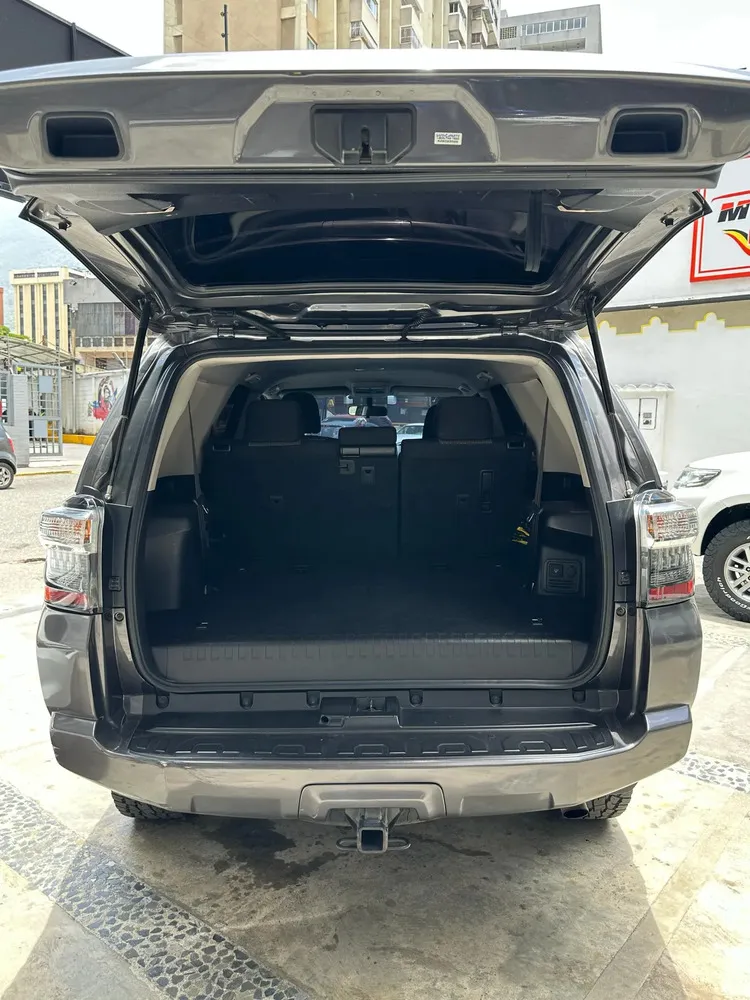 Vista 9 del vehículo: Toyota 4Runner