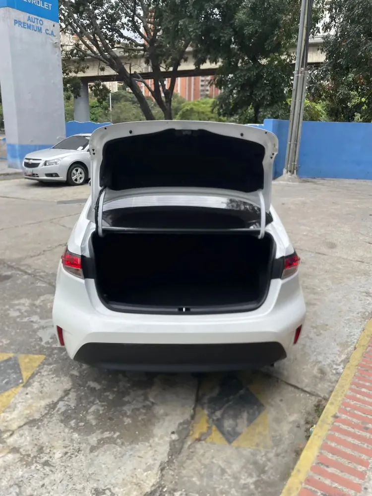 Vista 8 del vehículo: Toyota Corolla