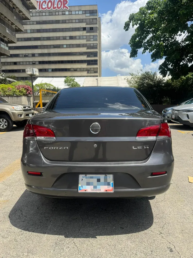 Vista 4 del vehículo: Dodge Forza