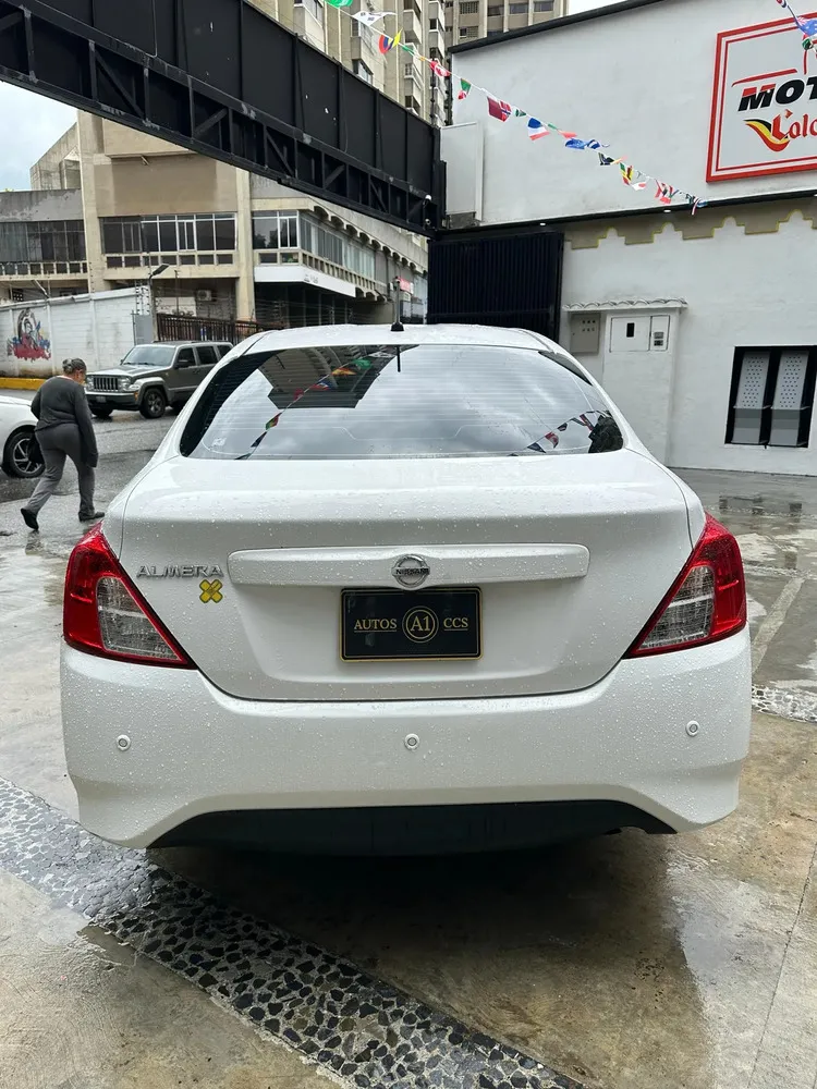 Vista 14 del vehículo: Nissan Almera