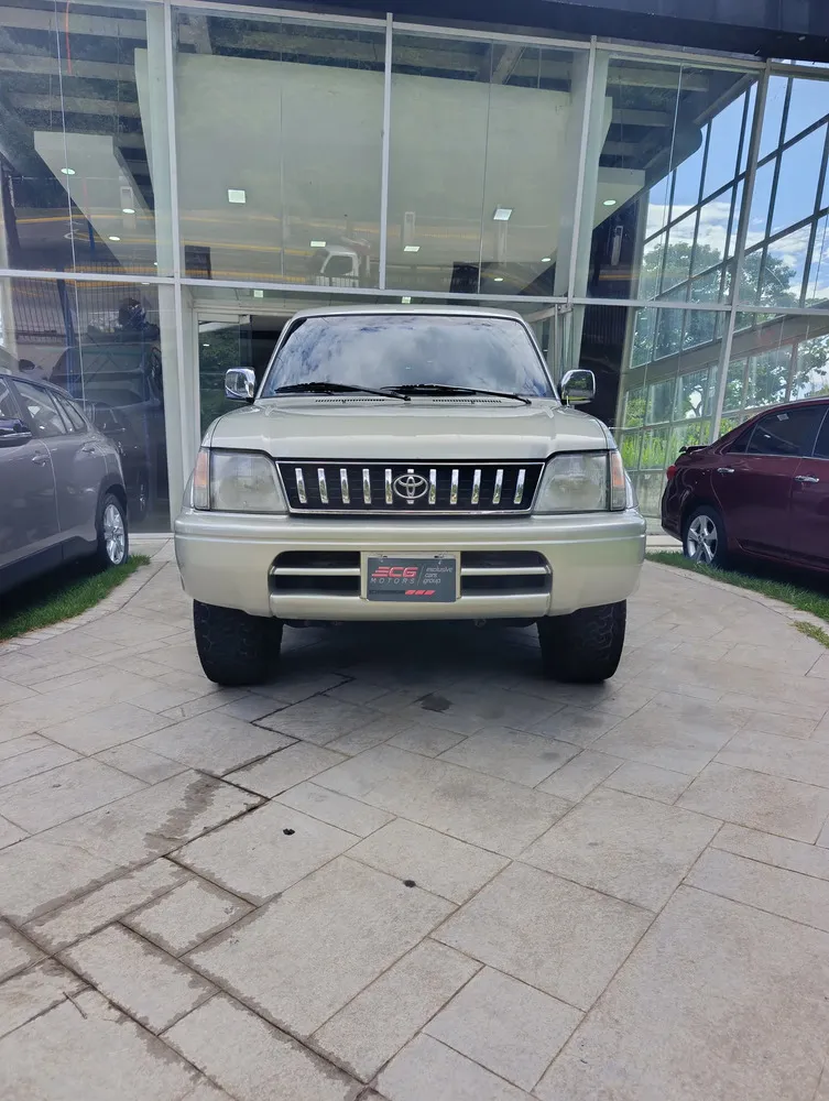 Vista 2 del vehículo: Toyota Prado