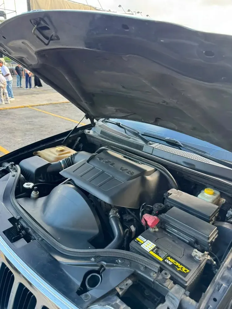Vista 9 del vehículo: Jeep Limited
