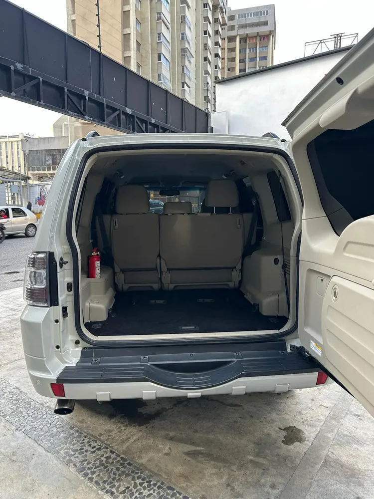 Vista 10 del vehículo: Mitsubishi Montero
