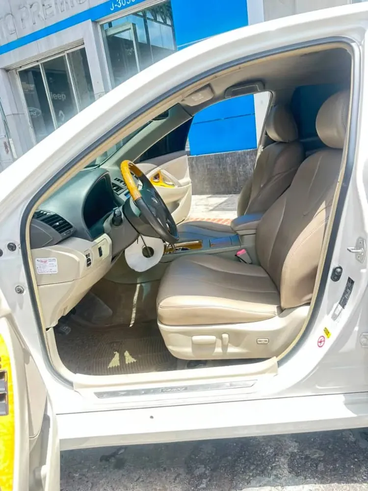 Vista 4 del vehículo: Toyota Camry