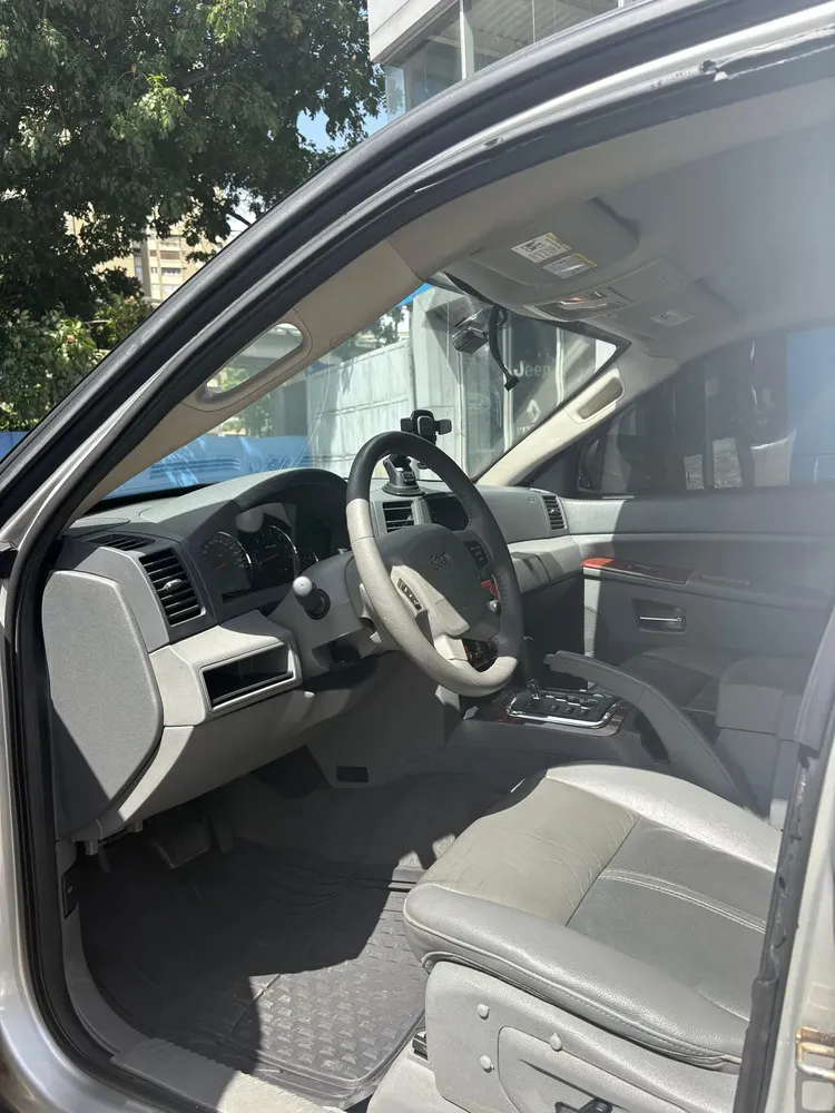 Vista 4 del vehículo: Jeep Grand