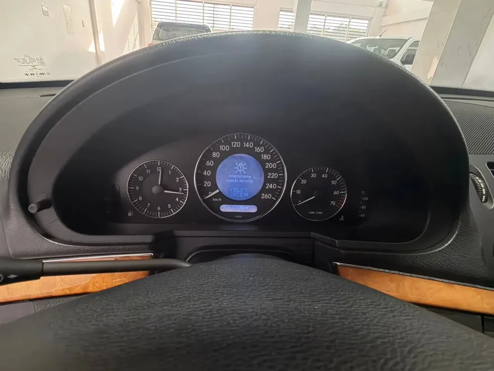 Vista 4 del vehículo: Mercedes E280