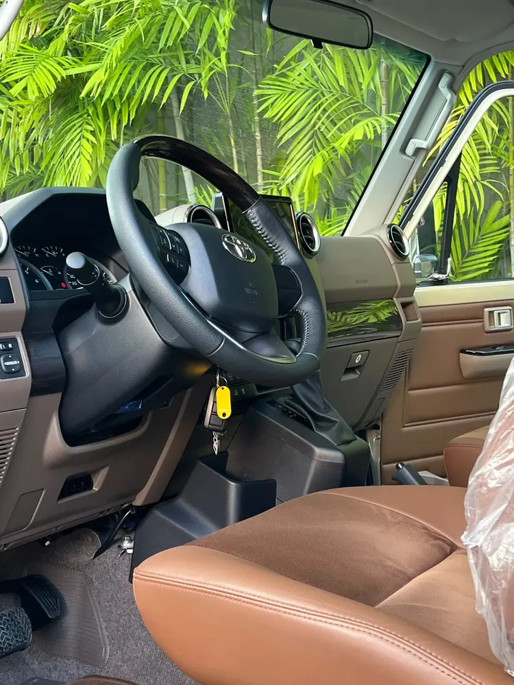 Vista 12 del vehículo: Toyota Machito