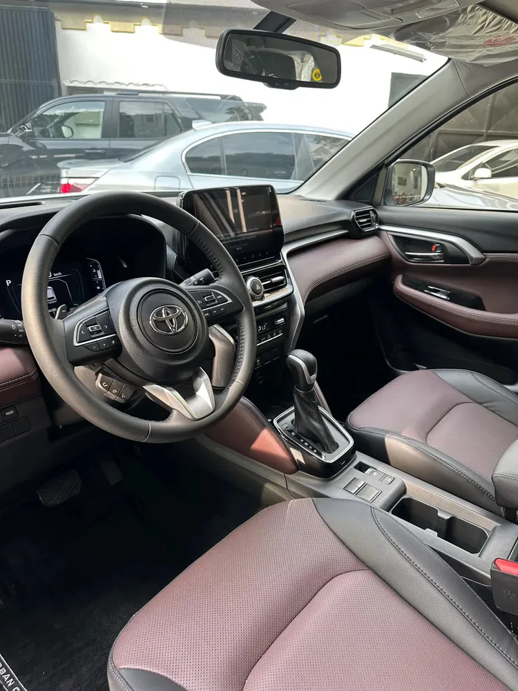 Vista 6 del vehículo: Toyota Urban