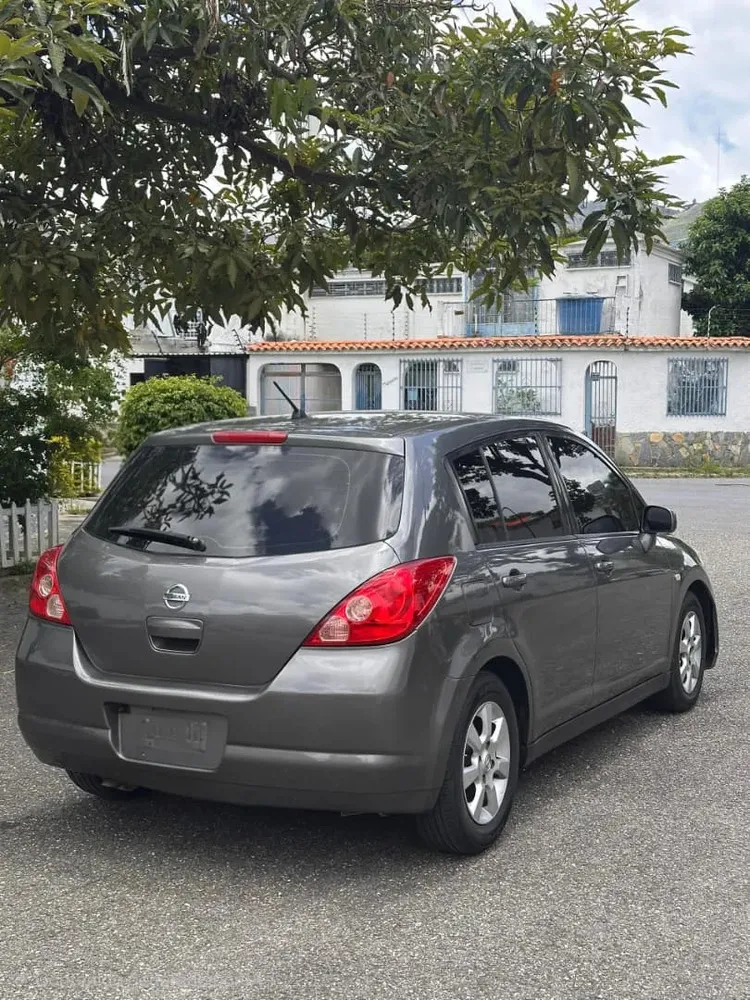 Vista 5 del vehículo: Nissan Tiida