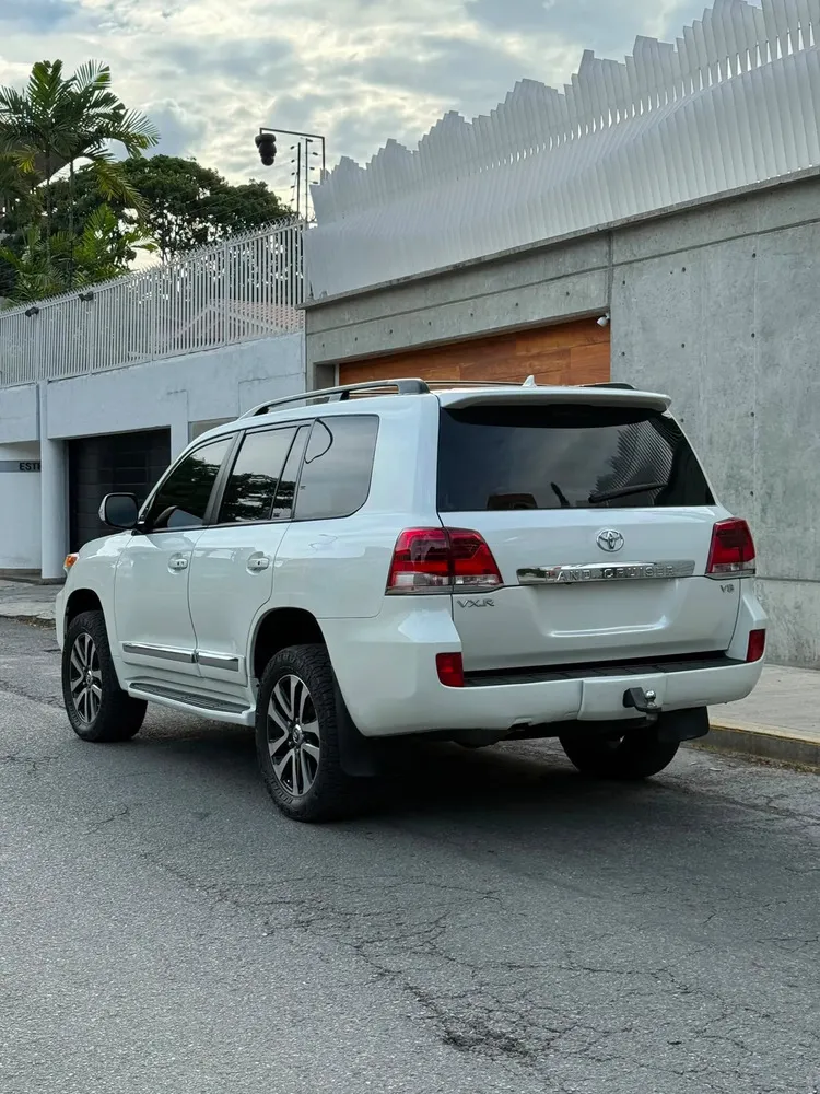 Vista 13 del vehículo: Toyota Lc200