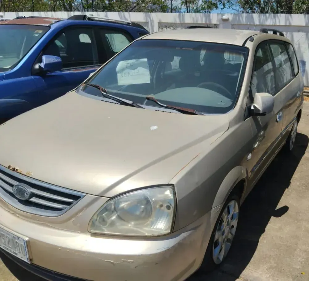 Kia Carens 2007 - Vista principal