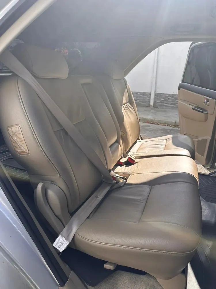Vista 10 del vehículo: Fortuner 2015