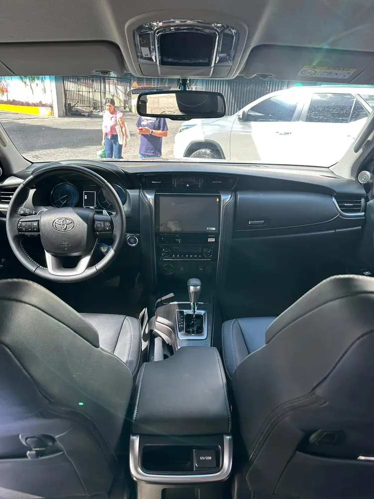 Vista 5 del vehículo: Toyota Fortuner