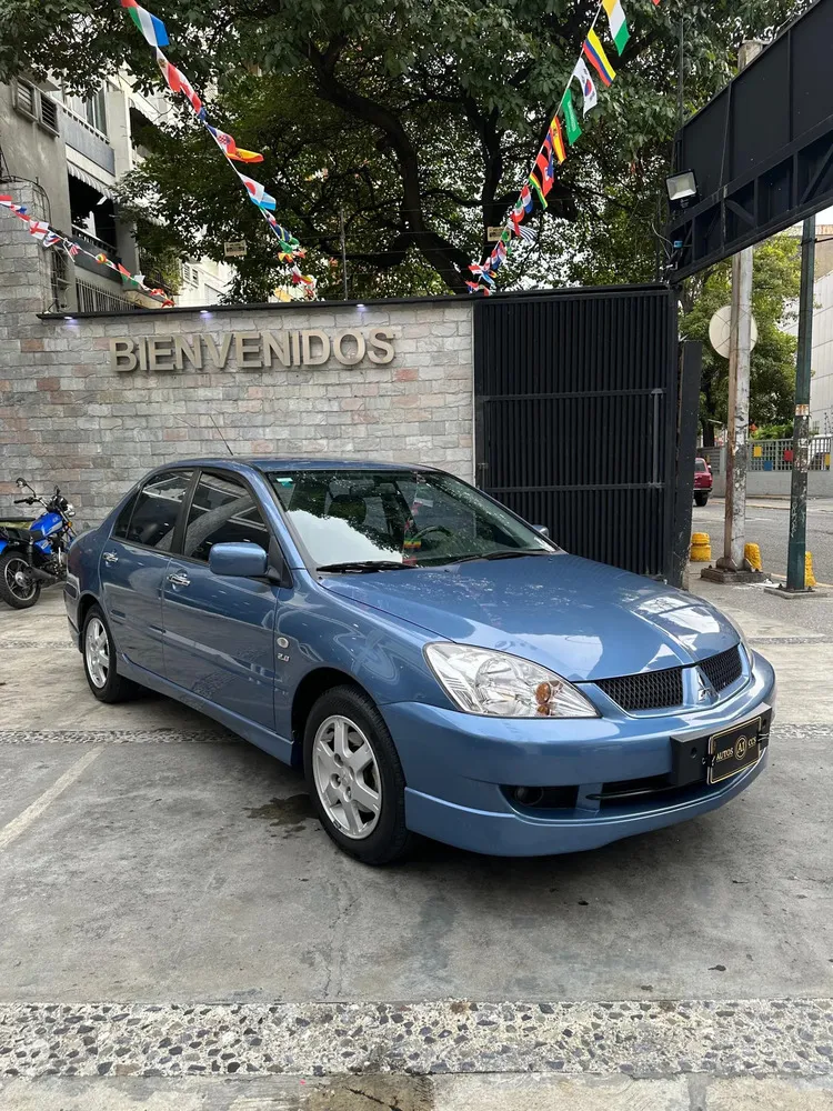 Vista 10 del vehículo: Mitsubishi Lancer
