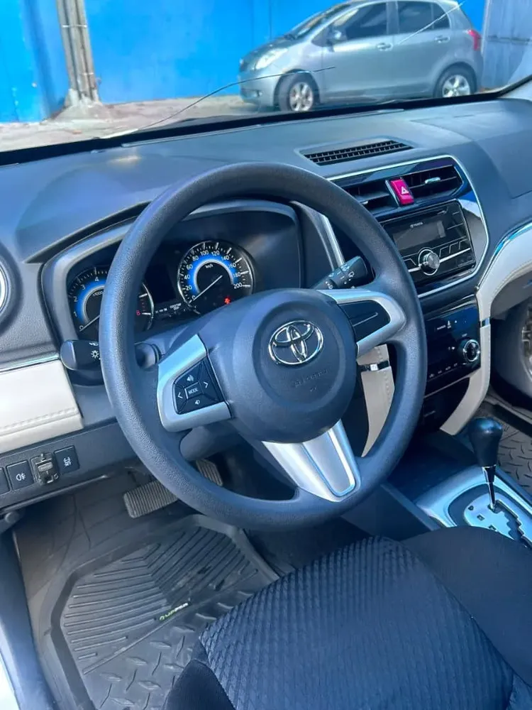 Vista 12 del vehículo: Toyota Rush
